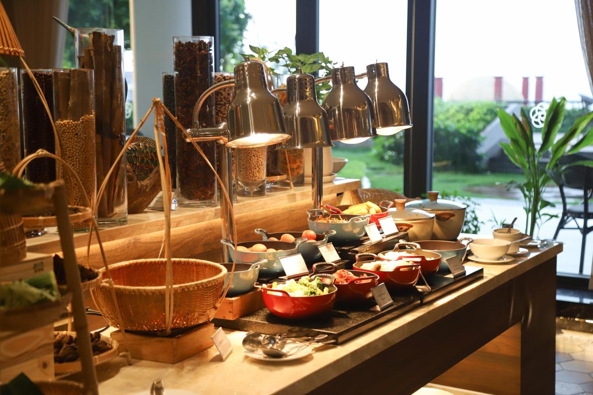 Vias Hotel Vung Tau - Transportation Included מראה חיצוני תמונה A salad bar